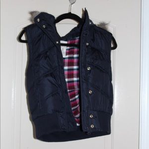 Vest w/faux fur collar